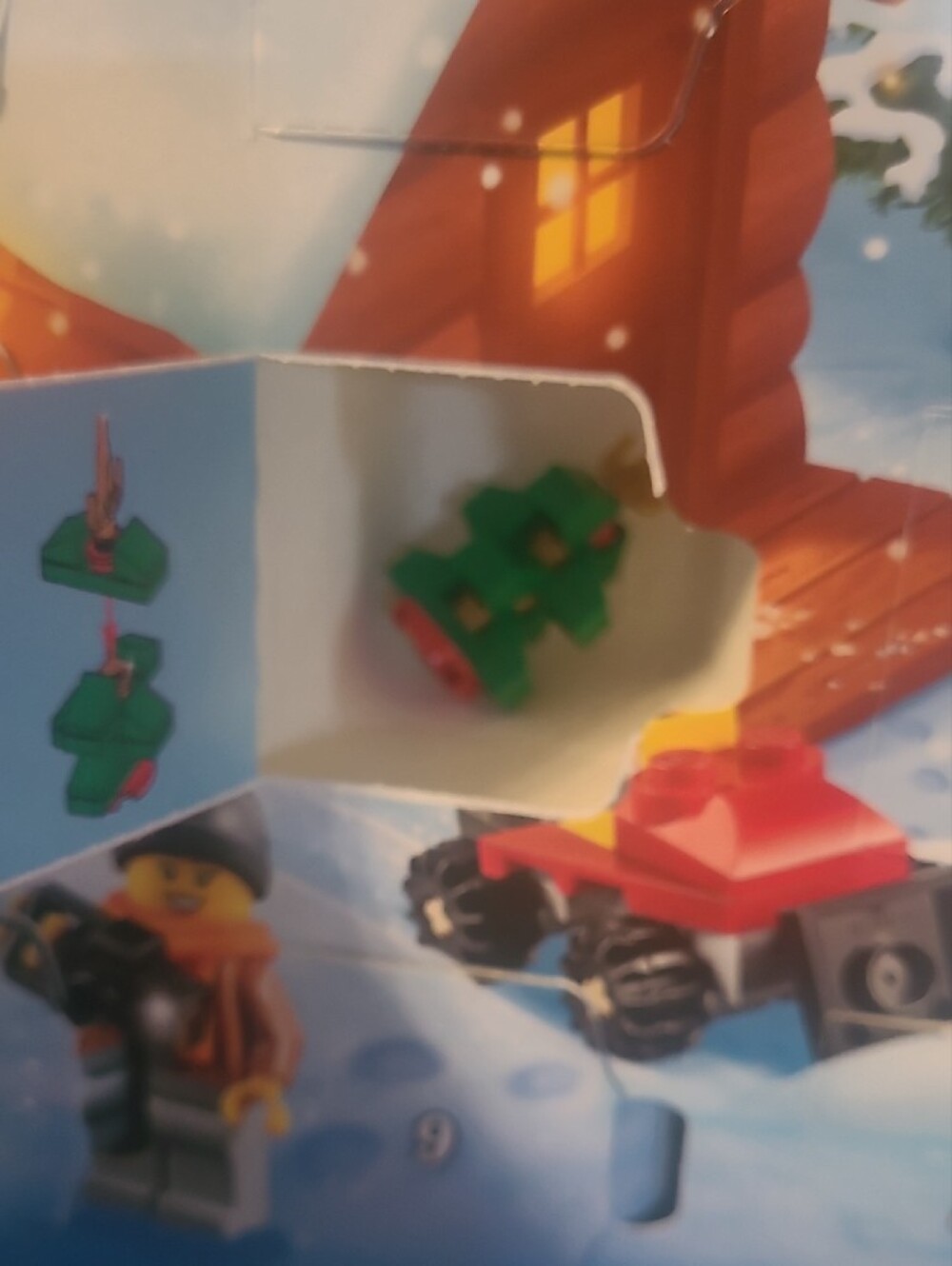 2019 LEGO City Advent Calendar 60235 - Picture 6 of 7